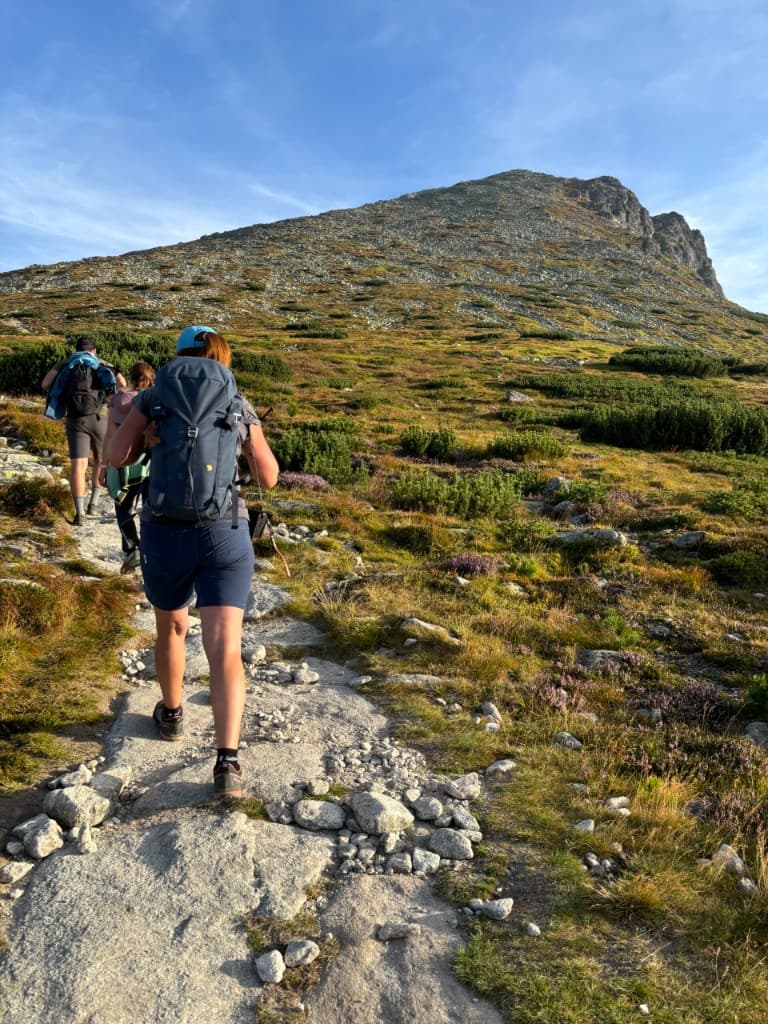 Co zabrać na letnią i zimową wycieczkę w Tatry?